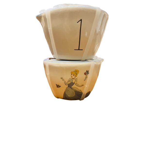 Rae Dunn Disney Cinderella Measuring Cups - Picture 2 of 4
